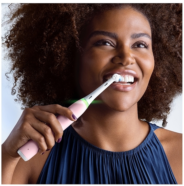 Электрическая зубная щетка, розовая - Oral-B iO Series 3  — фото N11
