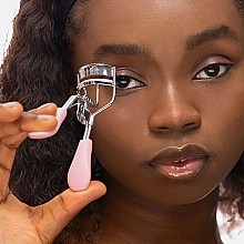 Щипцы для завивки ресниц, розовые - Brushworks Eyelash Curler Pink — фото N6