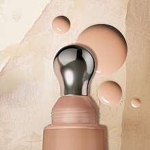 Консилер з охолоджувальним наконечником - Rimmel Multi Tasker Wake Me Up Concealer & Foundation — фото N6