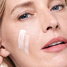 Крем для лица, разглаживающий морщины - Shiseido Benefiance Wrinkle Smoothing Cream — фото N3
