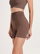 Безшовні шорти в рубчик "SHORTS RIB SHAPE", deep taupe - Giulia — фото N4