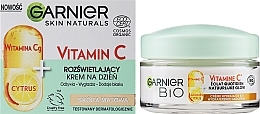 Парфумерія, косметика Освітлювальний денний крем з вітаміном С - Garnier Bio Skin Naturals Vitamin C Day Cream