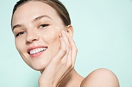Гіалуроновий алое-крем для сухої та чутливої шкіри обличчя - Garnier Skin Naturals — фото N3