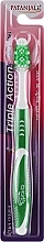 Зубная щетка "Тройное действие", зеленая с белым - Patanjali Triple Action Toothbrush — фото N1