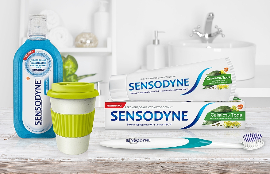 Зубная щетка мягкая "Глубокое очищение", светло-мятная - Sensodyne Deep Clean Soft — фото N3