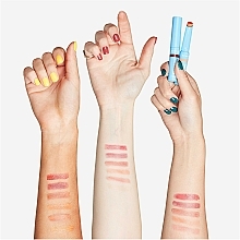 Відтінковий бальзам для губ - Rimmel Kind & Free Tinted Lip Balm — фото N5