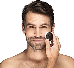 Очищающая щетка и антивозрастной массажер для лица для мужчин - Foreo Luna go Facial Cleansing Brush and Anti-Age Massager for Men — фото N4