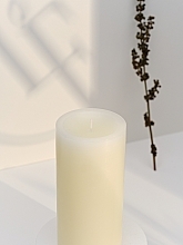 Свеча-цилиндр, диаметр 7 см, высота 15 см - Bougies La Francaise Cylindre Candle Ivory — фото N3
