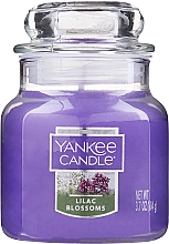 Духи, Парфюмерия, косметика Ароматическая свеча в банке "Цветет сирени" - Yankee Candle Lilac Blossoms