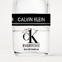 Calvin Klein CK Everyone - Парфюмированная вода — фото N4