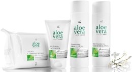 Парфумерія, косметика Набір для очищення шкіри - LR Aloe Vera (milk/200ml + lot/200ml + scr/75ml + wipes/25шт)