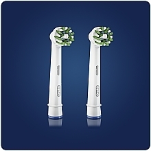 Сменная насадка для электрической зубной щетки, 2 шт. - Oral-B Cross Action Power Toothbrush Refill Heads — фото N3