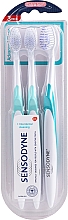Набор зубных щеток, экстрамягкие - Sensodyne Advanced Clean Extra Soft Toothbrush — фото N1