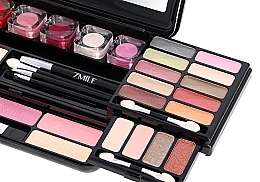 Палетка для макіяжу - Zmile Cosmetics Classic Makeup Palette — фото N5