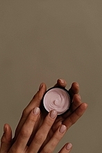Парфюмированный крем для рук, увлажняющий "Rose Wine" - MARÊVE — фото N4