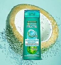 Шампунь для волосся, жирних на коренях і сухих на кінчиках, з кокосовою водою - Garnier Fructis Shampoo — фото N4