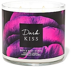 Парфумерія, косметика Bath and Body Works Dark Kiss 3-Wick Candle - Ароматична свічка